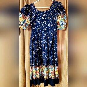 EUC Women's Floral Button Dress Size Medium 10 Cottagecore German Unique Vintage